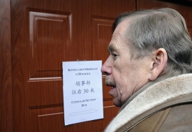 Václav Havel nechal protestní dopis čínskému konzulátu.